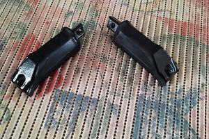 POGGIA PIEDI DX/SX V-STROM 650 DEL 2007 