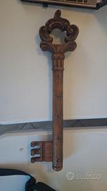 portachiavi da muro a forma di chiave