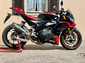 Aprilia tuono v4 factory