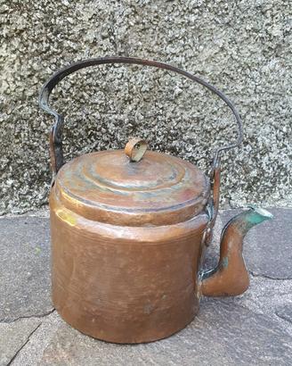Teiera d’epoca in rame battuto - bricco vintage