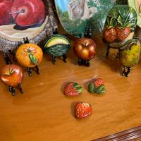 Le fragole- sassi dipinti a mano.