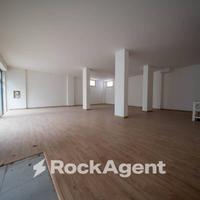 VIA AMENDOLA - LOCALE COMMERCIALE E MAGAZZINO