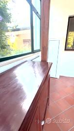 Mobile da patio in legno rosso