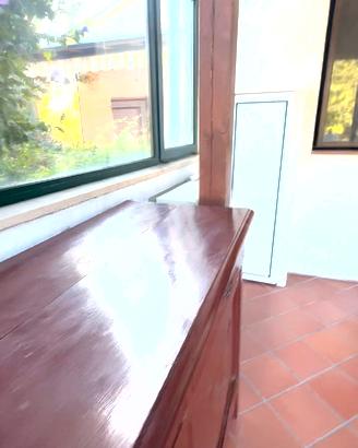 Mobile da patio in legno rosso