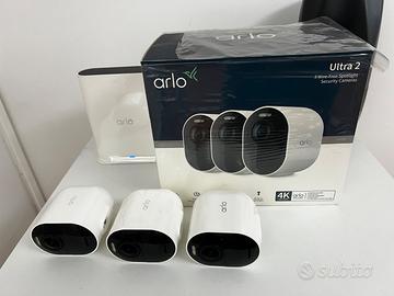 ARLO ULTRA 2 - 3 VIDEOCAMERE + SMARTHUB + microSD