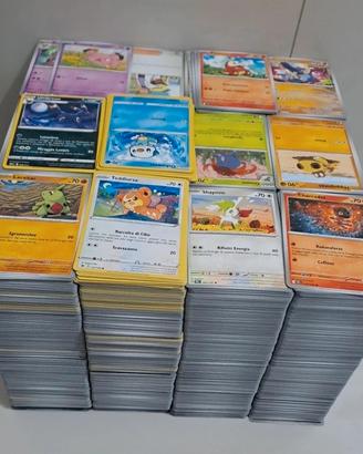 100 carte Pokemon nuove originali Italiane 