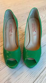 Scarpe di vernice verde