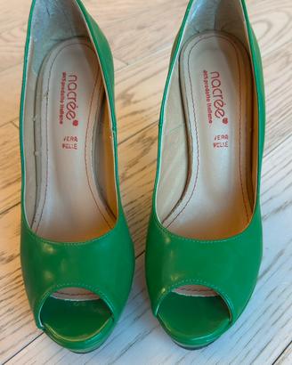 Scarpe di vernice verde