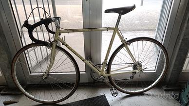 bicicletta Gazelle champion Mondial shimano sugino