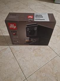 Illy X-3 macchina espresso