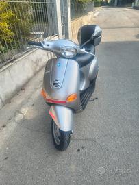 vespa 50 et2