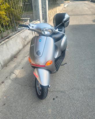 vespa 50 et2
