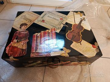 Valigia decorativa in legno