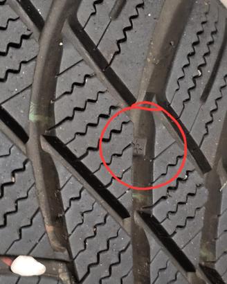 Gomme invernali 225/40/18 70% battistrada