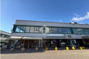 NEGOZIO A FIGLINE E INCISA VALDARNO