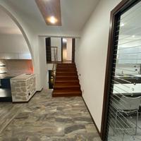 Bifamiliare ristrutturata, ampi spazi