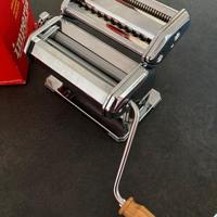 macchina manuale per stendere la pasta Imperia