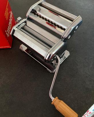 macchina manuale per stendere la pasta Imperia
