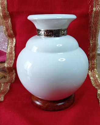 Vaso portafiori in ceramica, base di legno antichi
