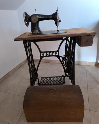 macchina da cucire marca Singer. primi del 900