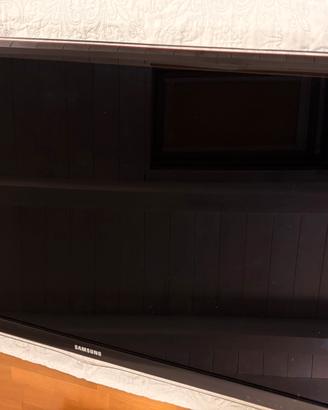 TV Samsung 40”Full HD + Fire Stick + staffa parete