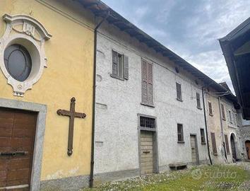 Immobile in asta di 360 m² con 4 locali a Cuvio