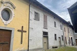 Immobile in asta di 360 m² con 4 locali a Cuvio