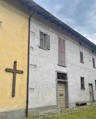 Immobile in asta di 360 m² con 4 locali a Cuvio