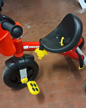 Triciclo/quadriciclo/chicco rodeo