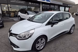 Renault Clio 1.2 75CV 5 porte Wave NEOPATENTATI