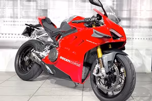 Ducati Panigale V4 S Abs