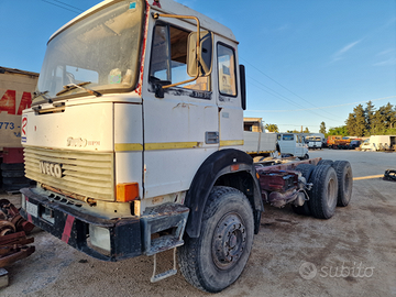 Ricambi Iveco 330.30 mezzo d'opera