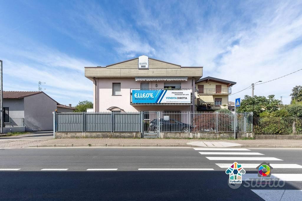 Immobile di 680 m² a Macherio - Vista 2