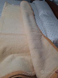 Coperta matrimoniale in pura lana vergine 