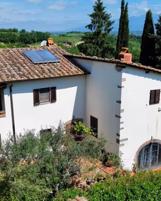 Villa di 250 m² con più di 5 locali e box auto a B