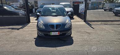 Lancia Ypsilon 1.2 16V Platino