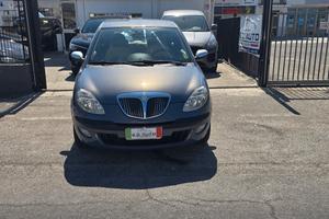 Lancia Ypsilon 1.2 16V Platino