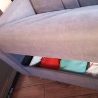 Divano letto come nuovo con cassettone