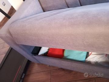 Divano letto come nuovo con cassettone