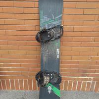 Snowboard Salomon con attacchi