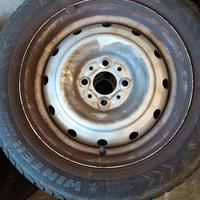 Pneumatici invernali completi di cerchi R14