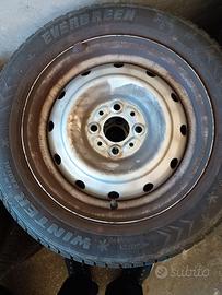 Pneumatici invernali completi di cerchi R14