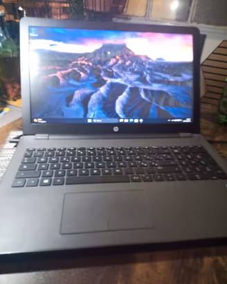PC portatile HP  Windows 11 più office 