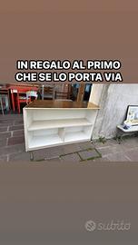 In omaggio Mobili scaffali da cantina garage