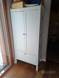 armadio per bambini in legno