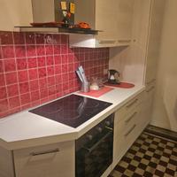Cucina completa con elettrodomestici 