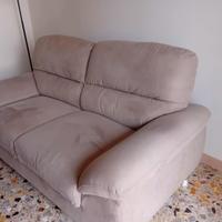 Divano come nuovo – acquistato aprile 2025