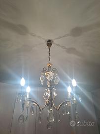 Lampadario vintage con pendenti in cristallo