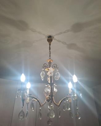 Lampadario vintage con pendenti in cristallo