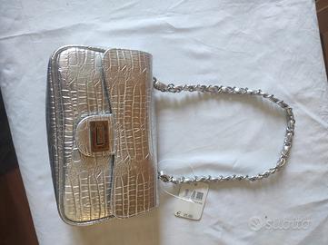Borsa argento effetto coccodrillo, catena — NUOVA
